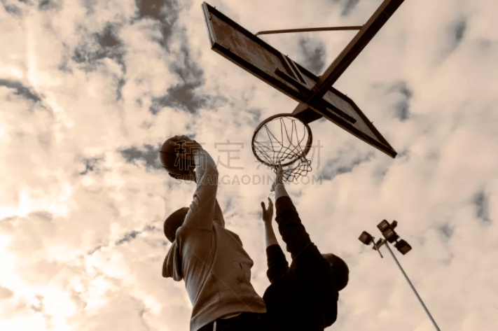 阿夫迪亚失误 卡斯尔抢断反击暴扣得手