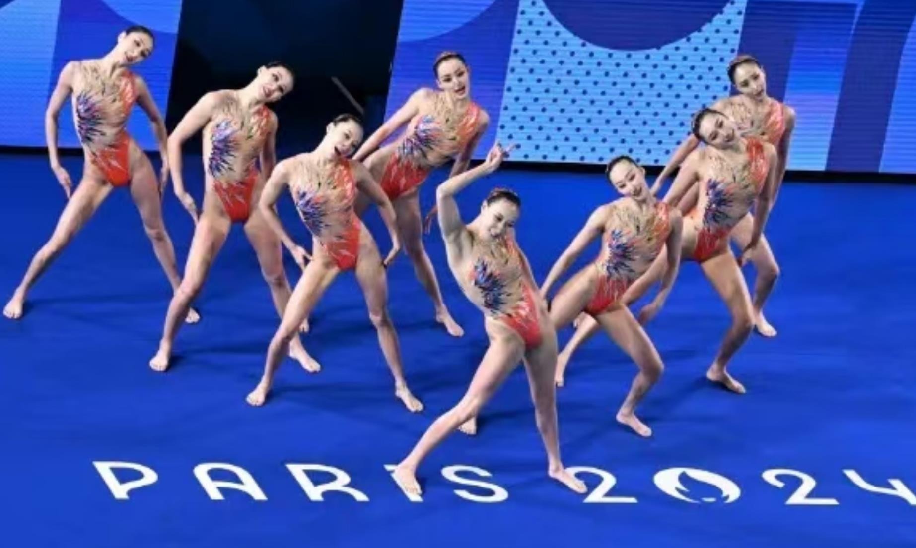 官方：因球迷对阿奇姆彭的歧视言行，成都蓉城被罚款50万元